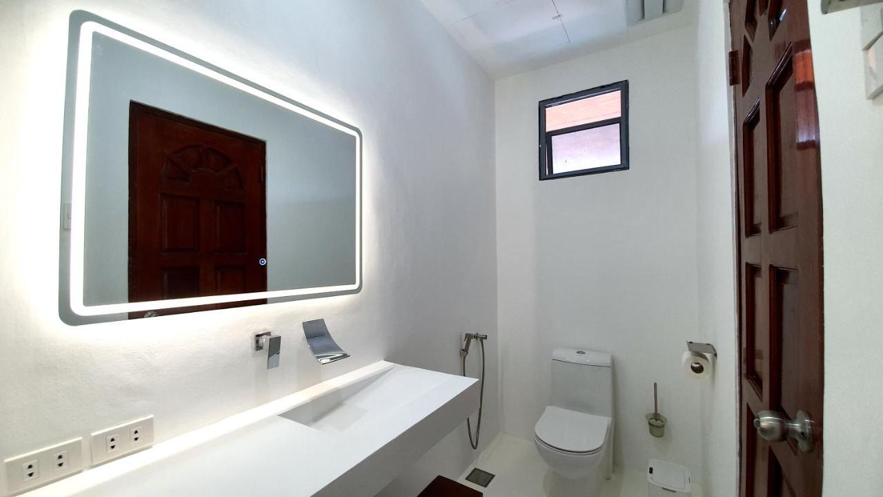 Pawikan Boutique Hotel Моалбоал Экстерьер фото